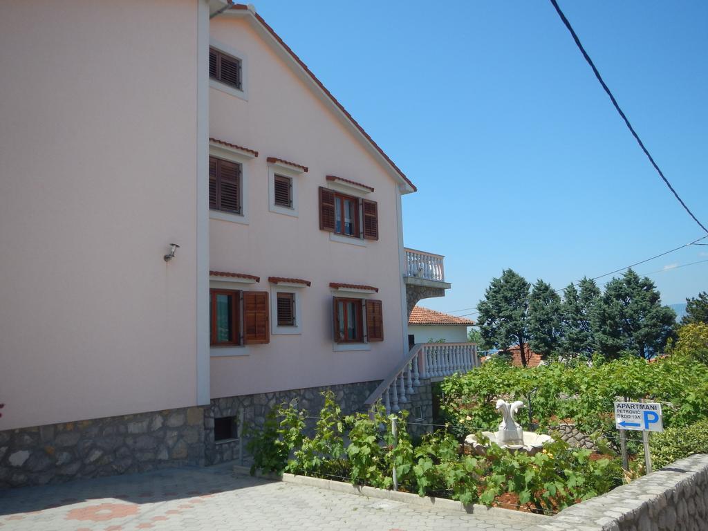 Apartments Petrovic Šilo Exterior foto